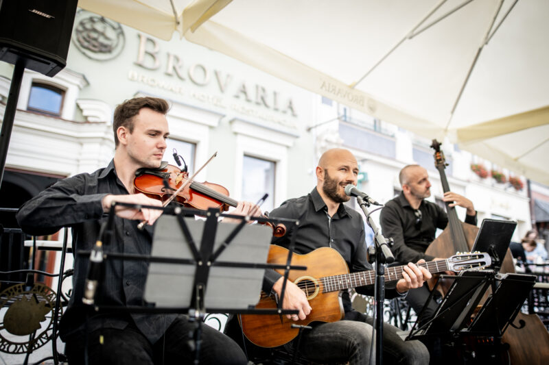 Okładka galerii Swingująca Starówka Marynata Gypsy Trio I Kulturalny Stary Rynek 2024